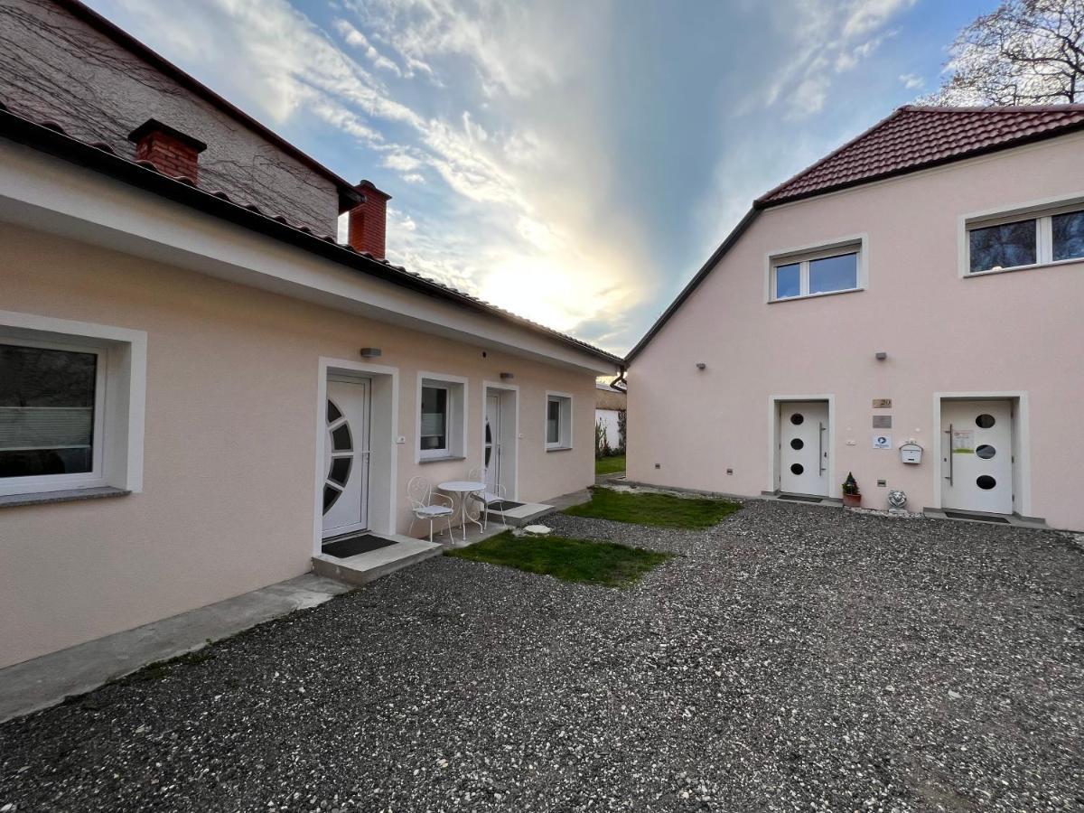 Appartement Om Yoga Center à Slovenska Bistrica Extérieur photo