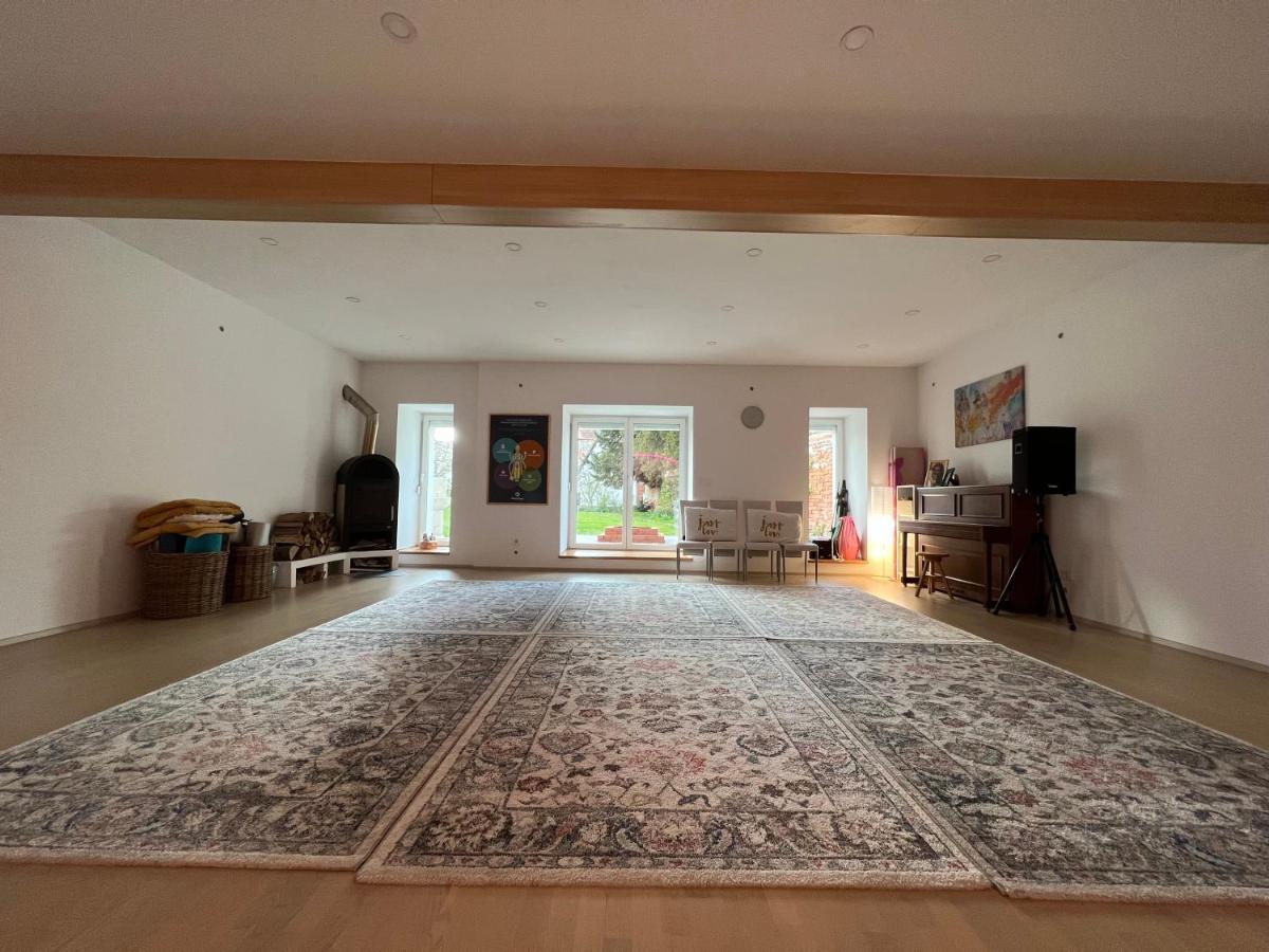 Appartement Om Yoga Center à Slovenska Bistrica Extérieur photo