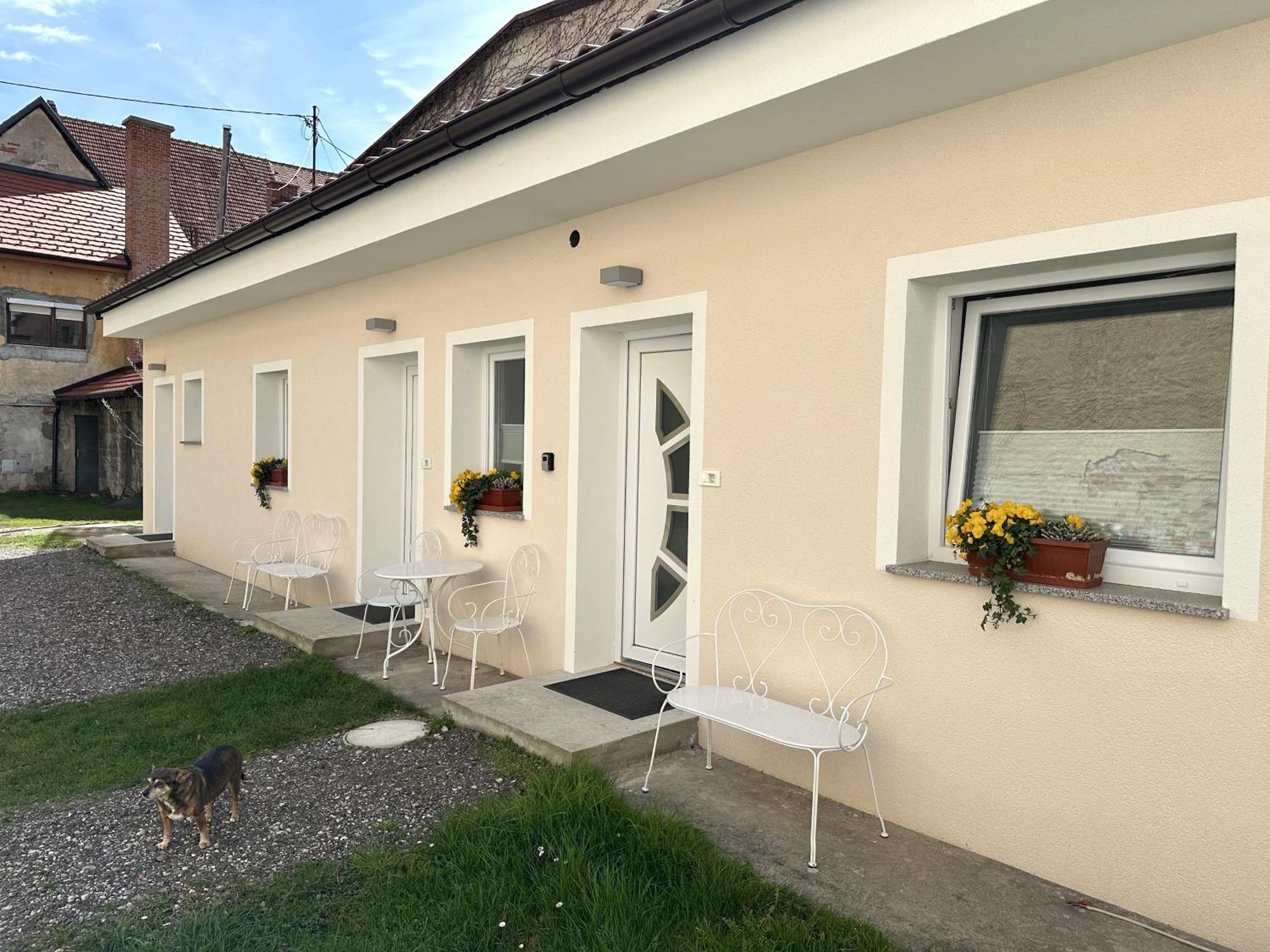 Appartement Om Yoga Center à Slovenska Bistrica Extérieur photo